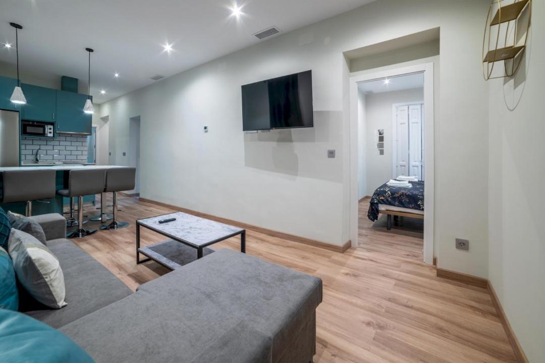 2 Bedrooms 1.5 Bathrooms Furnished - Justicia - Refurbished - Mintystay Madrid Exterior photo